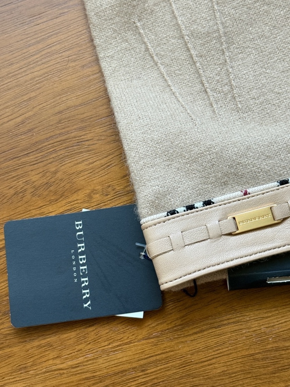 Burberry Cream Cashmere Blend Gloves - Picture 2 of 5
